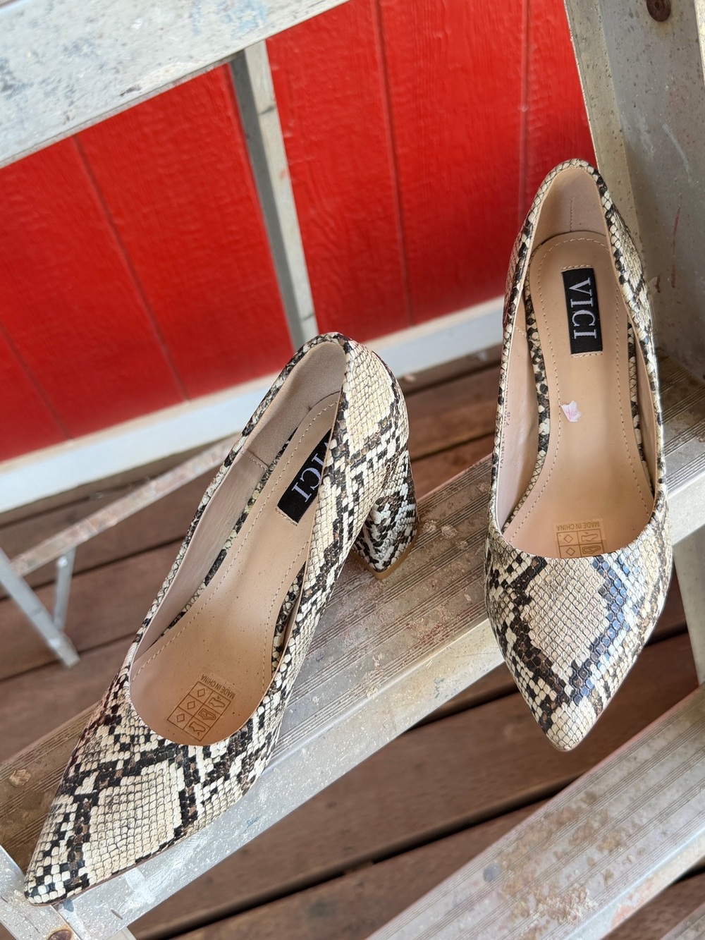 VICI Snakeskin Print Block Heel Pumps – Pointed Toe Dress Heels – Women’s Size 7 - Picture 3 of 8